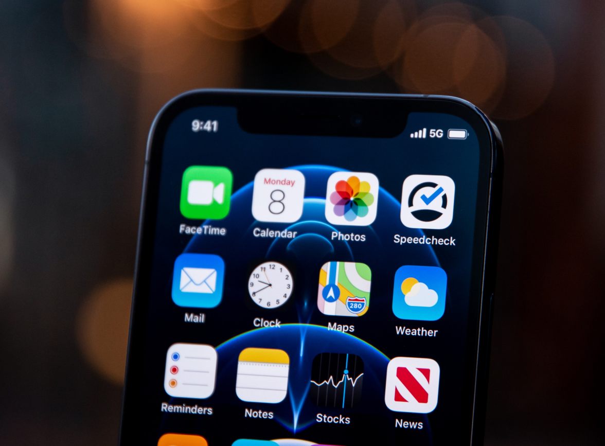 乌伊岭苹果手机维修分享为什么 iPhone 12 在冬季会自动关机 